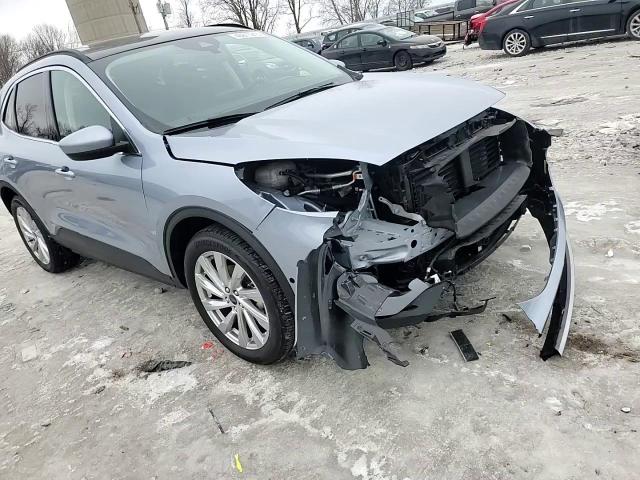 2022 Ford Escape - Image 11