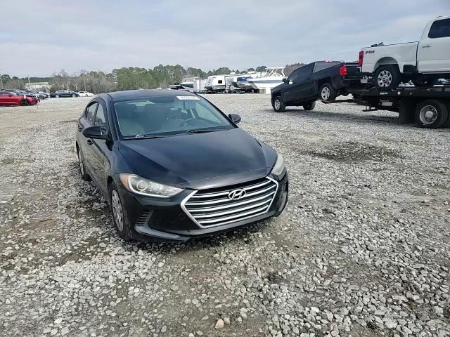 2017 Hyundai Elantra - Image 11