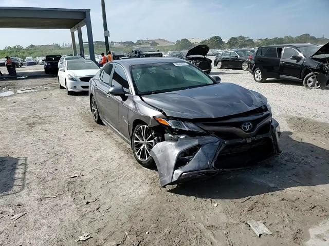 2018 Toyota Camry - Image 13