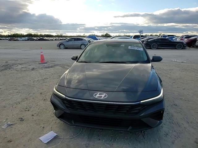 2024 Hyundai Elantra - Image 10