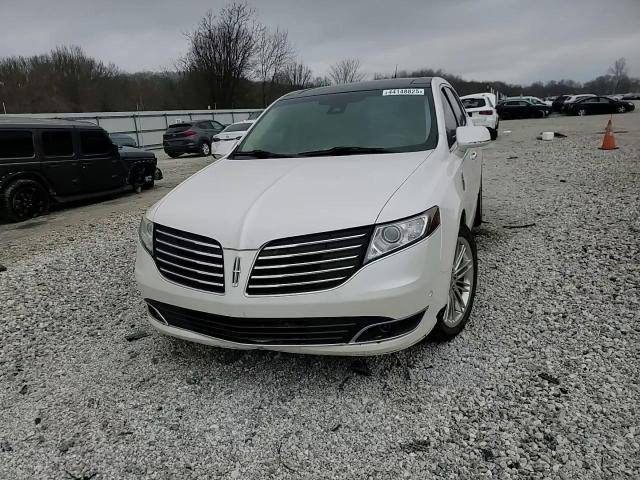 2018 Lincoln MKT - Image 12