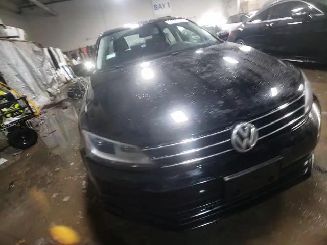 2015 Volkswagen Jetta - Image 13