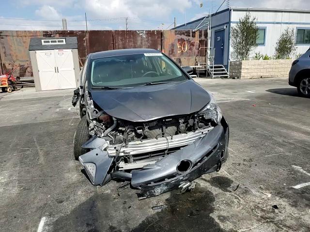 2017 Toyota Prius - Image 10