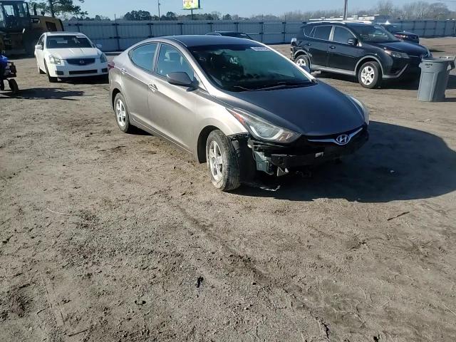 2014 Hyundai Elantra - Image 11