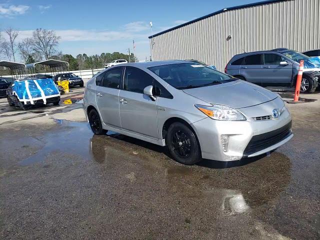 2013 Toyota Prius - Image 13
