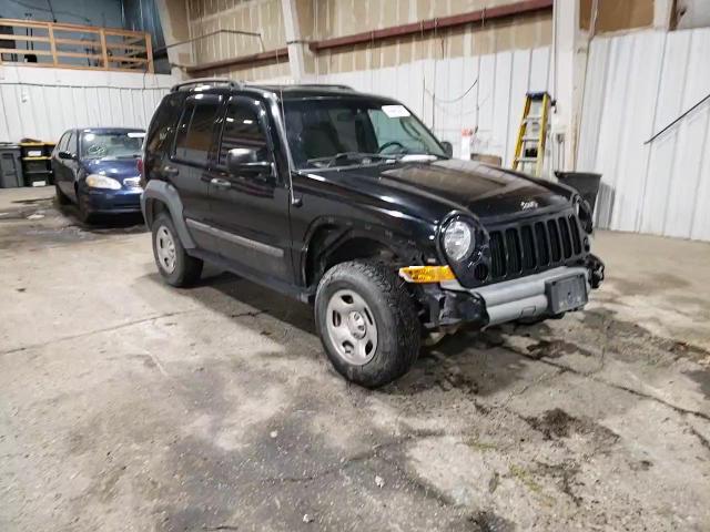 2005 Jeep Liberty (North America) - Image 12