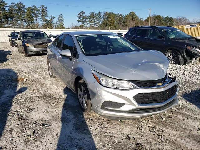 2016 Chevrolet Cruze - Image 13