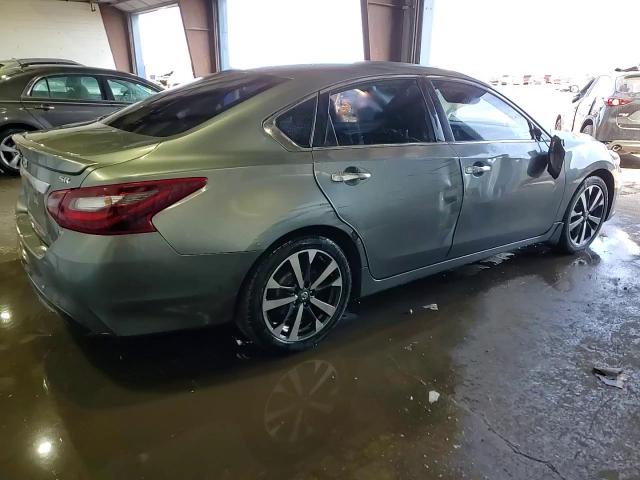 2017 Nissan Altima - Image 13
