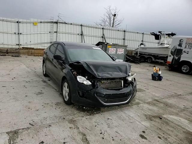 2013 Hyundai Elantra - Image 11