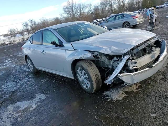 2019 Nissan Altima - Image 11