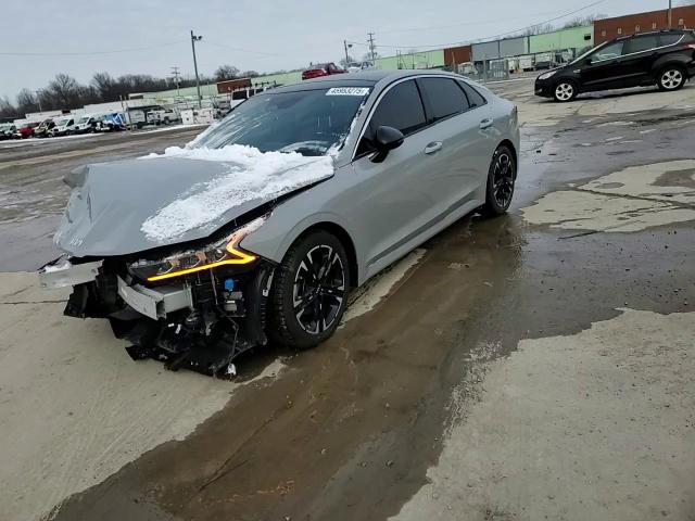2022 Kia K5 - Image 11