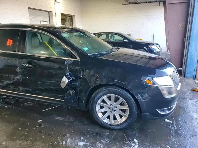 2015 Lincoln MKT - Image 14
