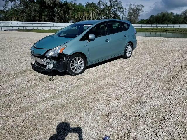 2013 Toyota Prius - Image 11