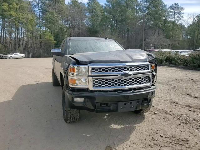 2015 Chevrolet Silverado - Image 11