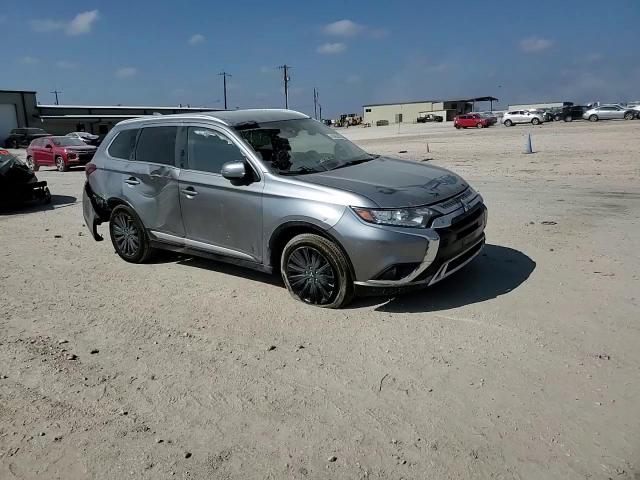 2020 Mitsubishi Outlander - Image 12