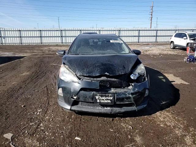 2013 Toyota Prius - Image 10