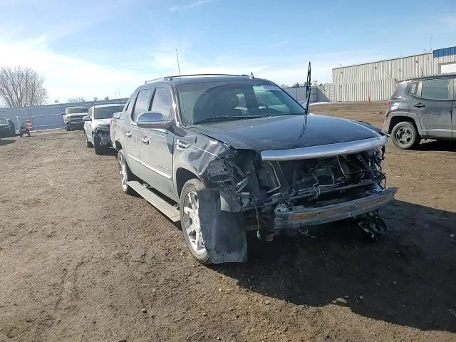2013 Cadillac Escalade - Image 11