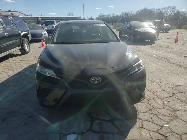 2018 Toyota Camry - Image 11
