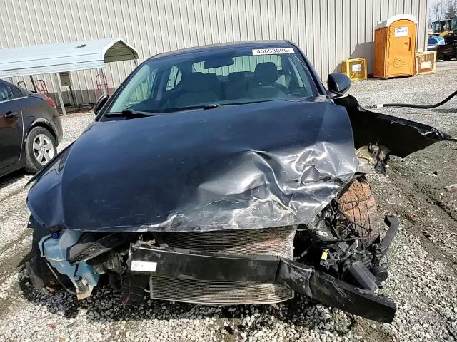 2018 Hyundai Elantra - Image 10