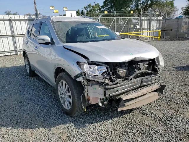 2018 Nissan Rogue - Image 12