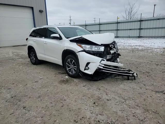 2018 Toyota Highlander - Image 12