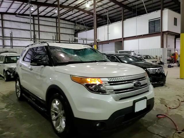 2015 Ford Explorer - Image 14