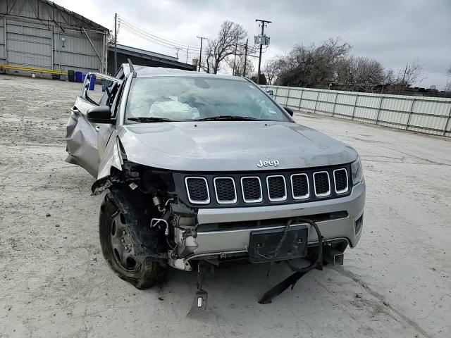2018 Jeep Compass - Image 10