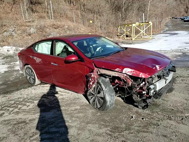 2019 Nissan Altima - Image 10