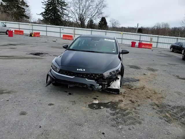 2023 Kia Forte - Image 11