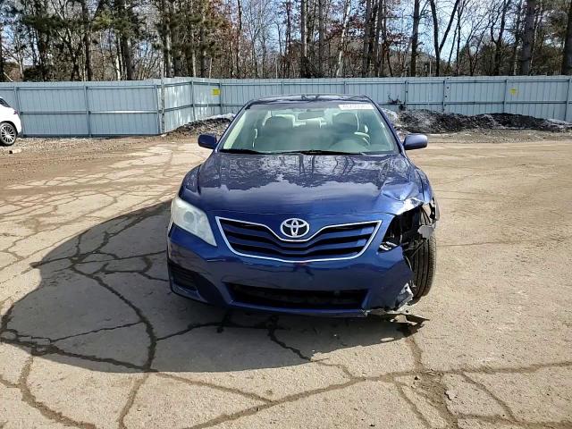 2011 Toyota Camry - Image 11