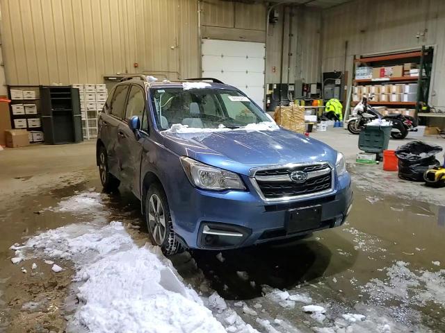 2017 Subaru Forester - Image 12
