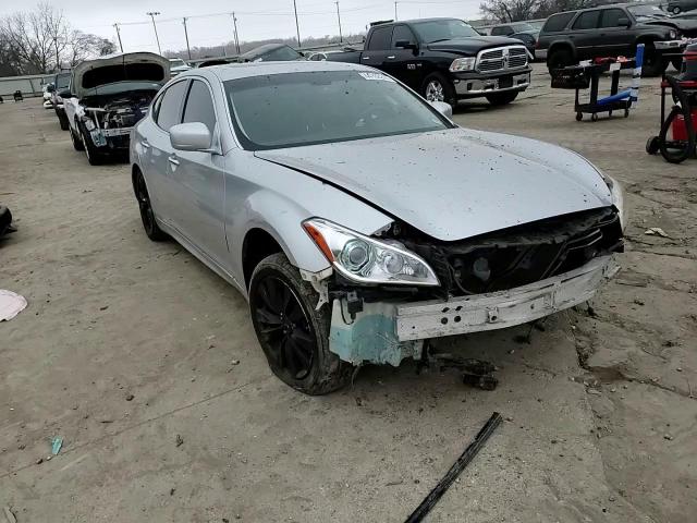 2011 Infiniti M - Image 11