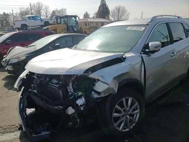 2017 Nissan Rogue - Image 12