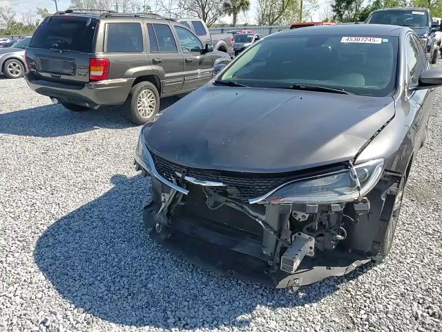 2015 Chrysler 200 - Image 11