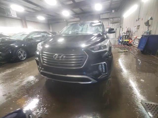 2018 Hyundai Santa Fe - Image 13