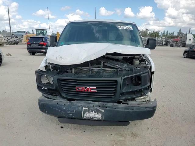 2016 GMC Savana - Image 12