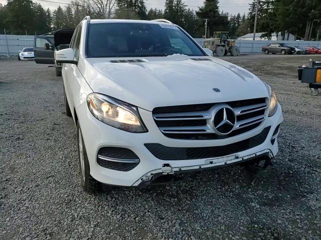 2018 Mercedes-Benz GLE - Image 11
