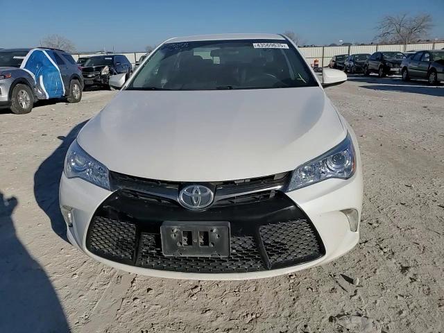 2016 Toyota Camry - Image 11