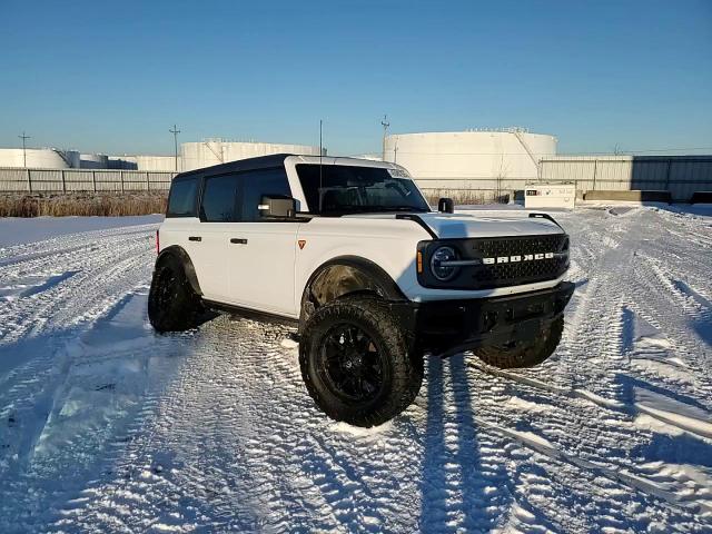 2022 Ford Bronco - Image 12