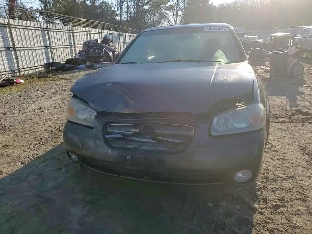 2003 Nissan Maxima - Image 10
