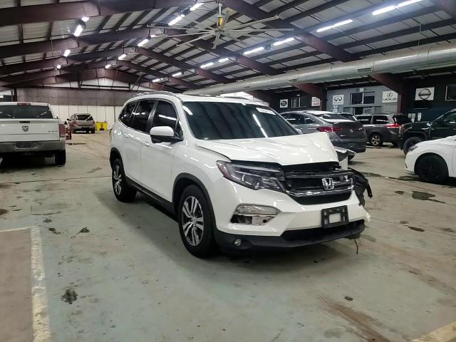 2018 Honda Pilot - Image 11