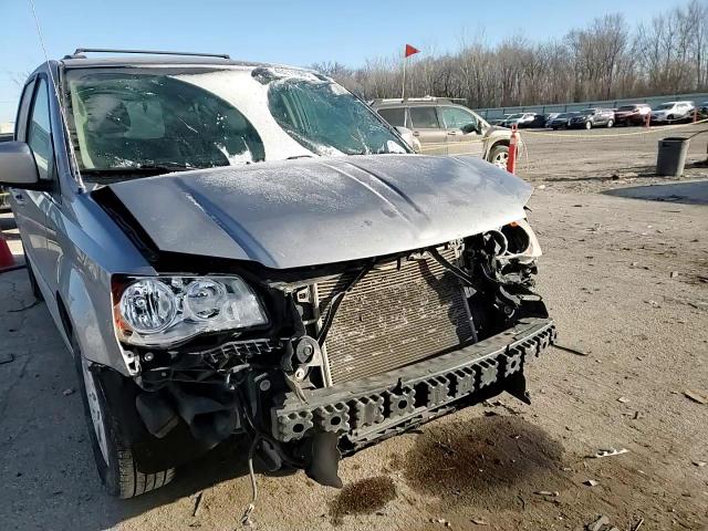 2014 Chrysler Town & Country - Image 12