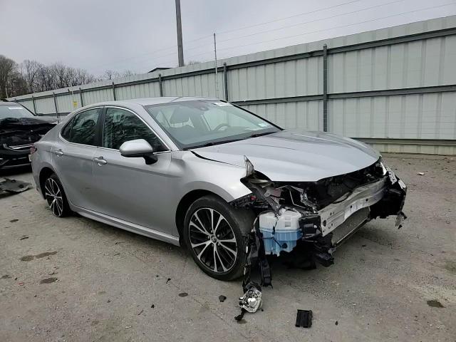 2019 Toyota Camry - Image 11