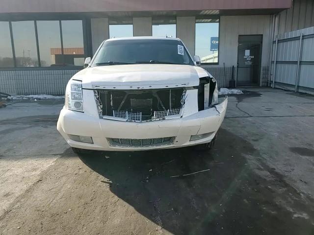 2013 Cadillac Escalade - Image 12