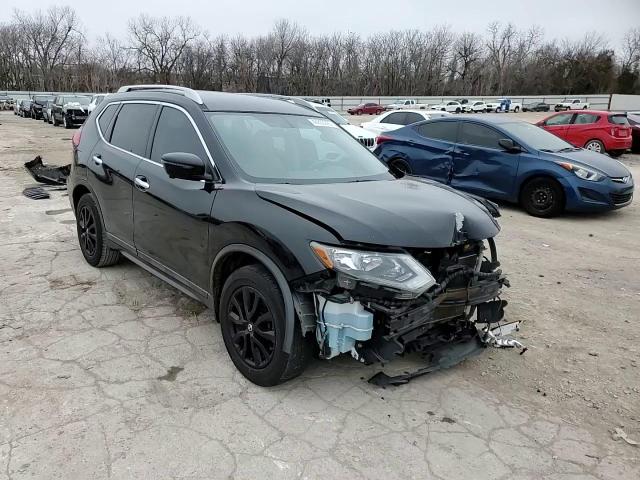 2017 Nissan Rogue - Image 12