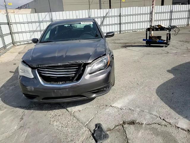 2014 Chrysler 200 - Image 11