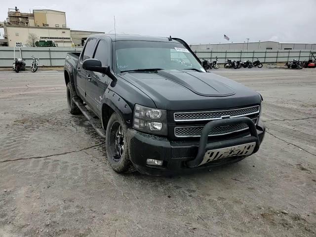 2013 Chevrolet Silverado - Image 11