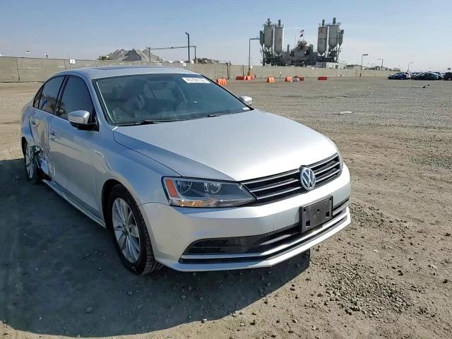 2015 Volkswagen Jetta - Image 11