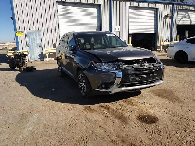 2018 Mitsubishi Outlander - Image 11