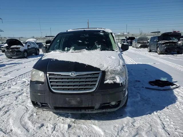 2010 Chrysler Town & Country - Image 12